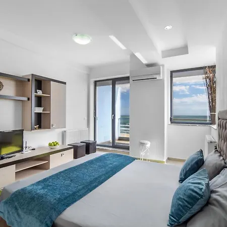 Spectacular Sea View Studio Sunwaves Mamaia